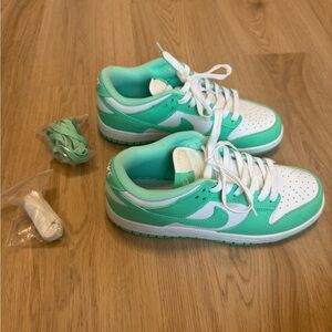 Nike Low-Top Sneakers in Mint Green and White 7.5M/9W